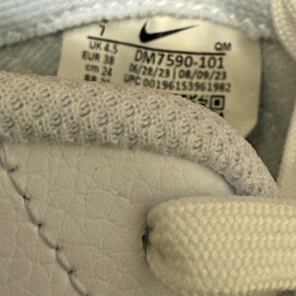 NWOT Nike White Court Legacy Lift (Size 7) - Picture 9 of 10